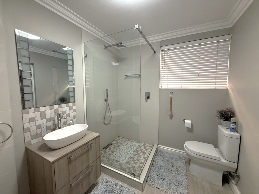 4 Bedroom Property for Sale in Van Riebeeckstrand Western Cape